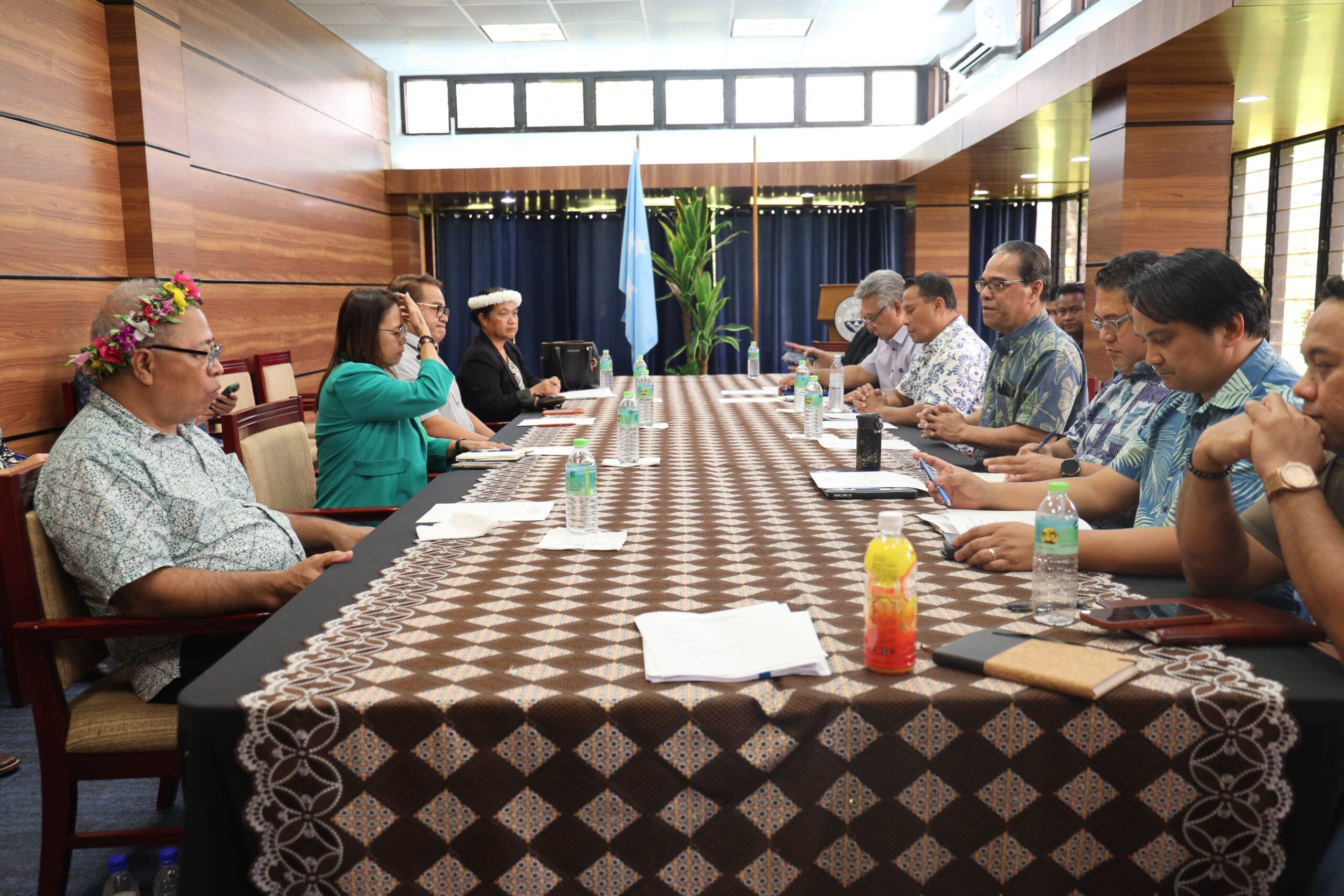 President Simina and Vice President Palik Receive Committee to Wait Following Opening of Third Session