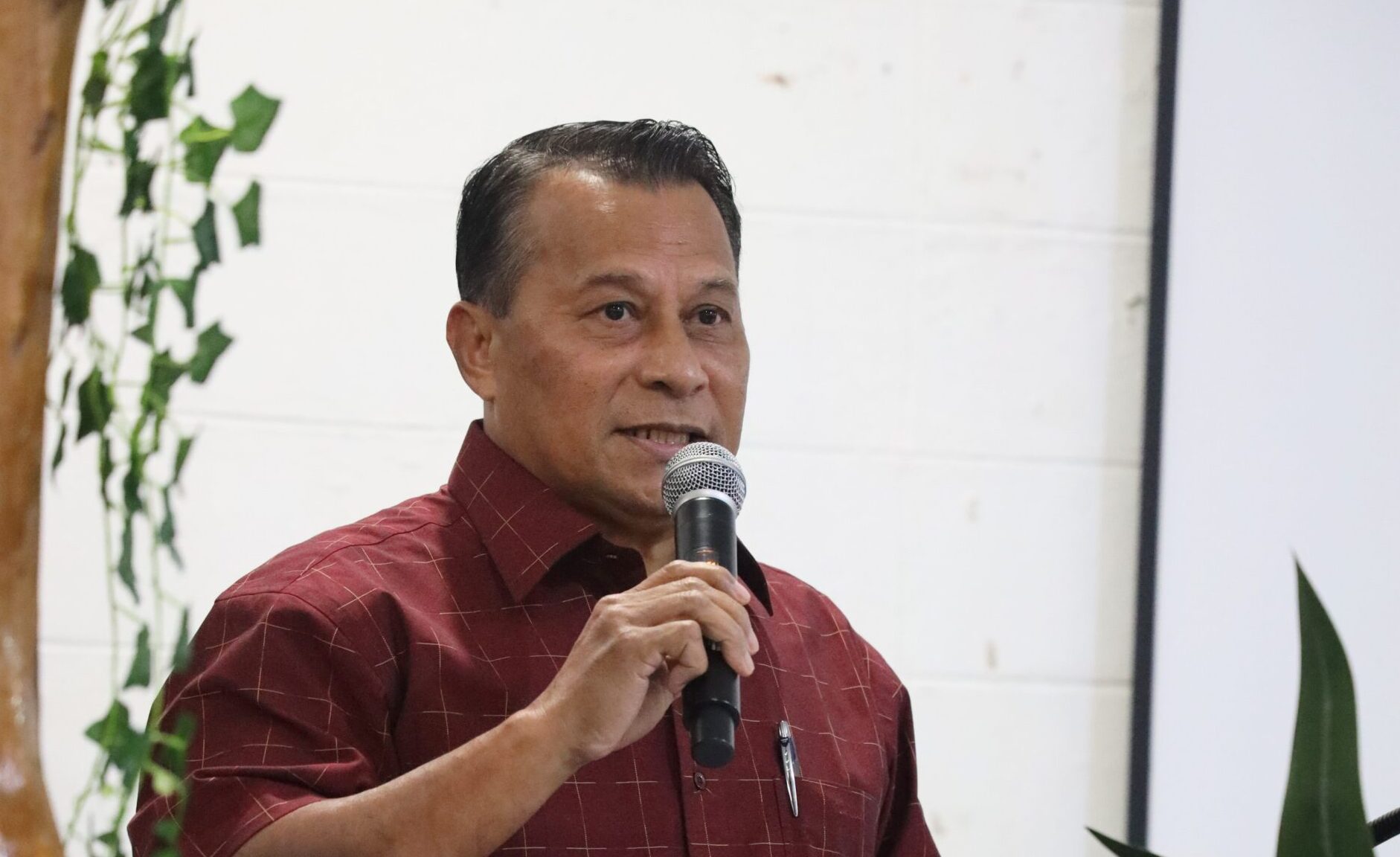 Vice President Palik Opens Finance Conference in Kosrae