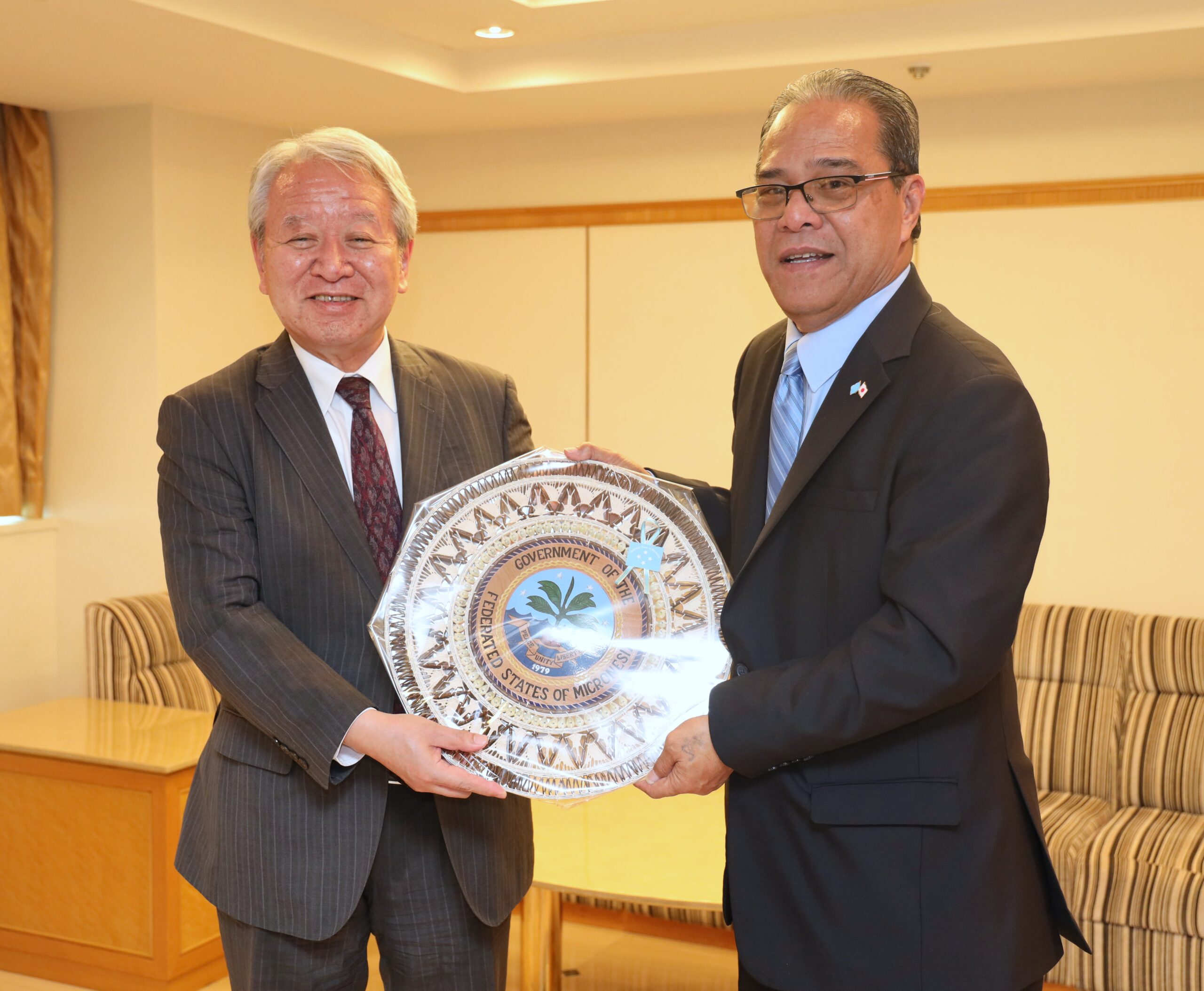 President Simina Meets with JICA President in Tokyo